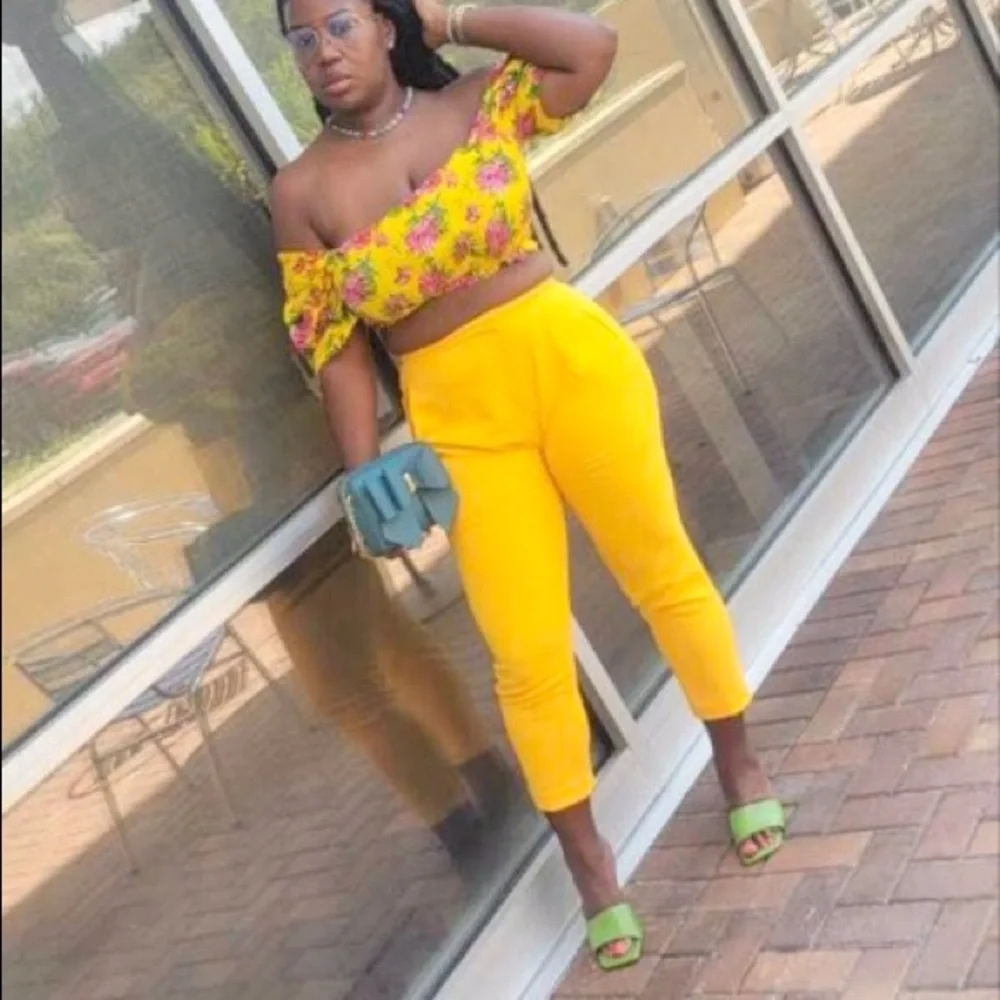 Yellow fitted pants - Picture 2 of 6